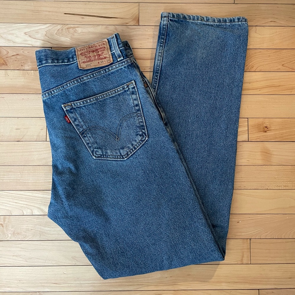 Men’s Levi’s medium wash straight leg W34L34